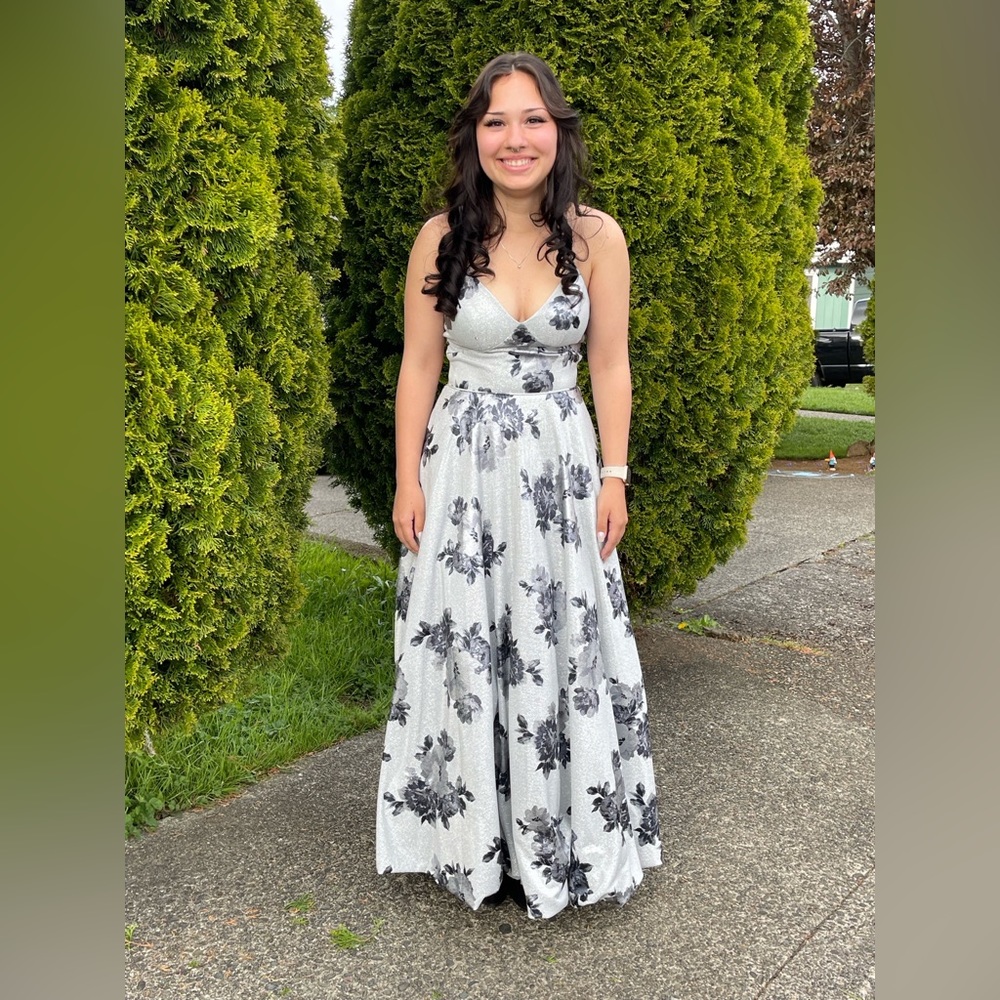 Prom Dress - Picture 3 of 4